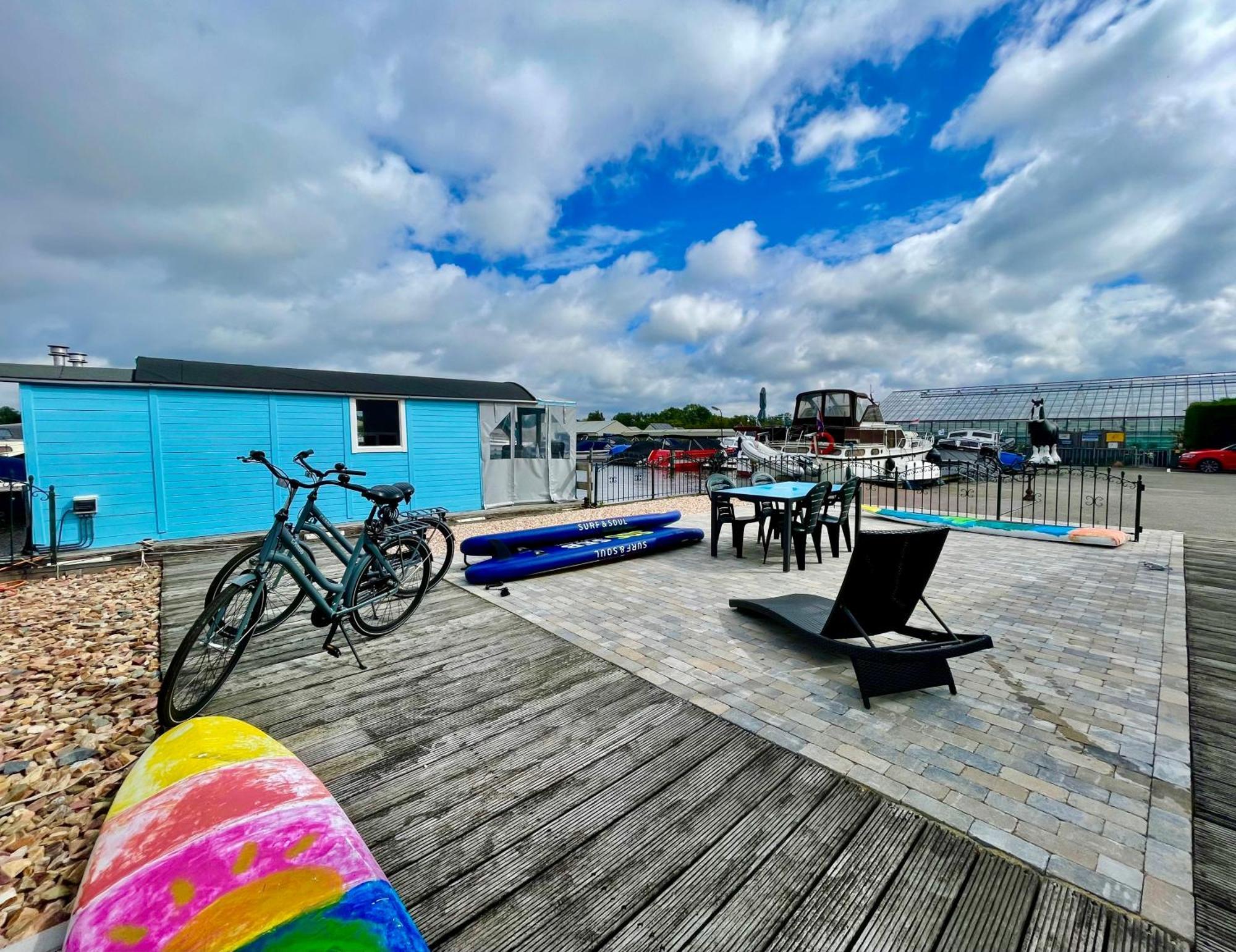 Island Sleeping Hotel Aalsmeer Exterior photo